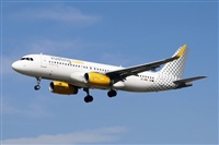 Jordi Rull Dalmau.Spotters BCN-El Prat. Click to see full size photo