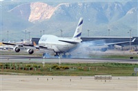 Adolfmalet-Spotters Barcelona-El Prat. Click to see full size photo