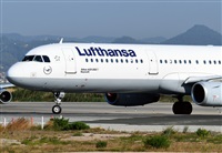 Adolfmalet-Spotters Barcelona-El Prat. Click to see full size photo