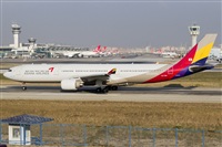 Rubn Gil - Noisy Spotters. Click to see full size photo