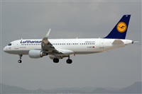 Adolfmalet-Spotters Barcelona-El Prat. Click to see full size photo