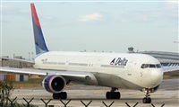 Adolfmalet-Spotters Barcelona-El Prat. Click to see full size photo