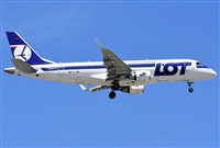 Adolfmalet-Spotters Barcelona-El Prat. Click to see full size photo