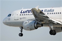 Adolfmalet-Spotters Barcelona-El Prat. Click to see full size photo