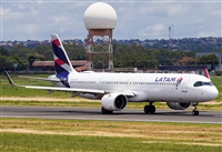 �Alexandro Dias. Click to see full size photo