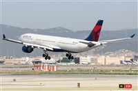 Adolfmalet-Spotters Barcelona-El Prat. Click to see full size photo