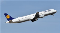 Jos Luis Moreno Menjbar - Plane Spotter Freelance. Click to see full size photo