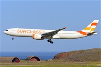 �Miguel A. �gueda Rguez.  (CANARY ISLANDS SPOTTING). Click to see full size photo