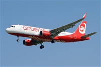 Jordi Rull Dalmau.Spotters BCN-El Prat. Click to see full size photo