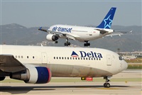 Adolfmalet-Spotters Barcelona-El Prat. Click to see full size photo