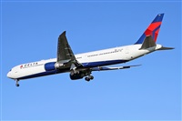 Jordi Rull Dalmau.Spotters BCN-El Prat. Click to see full size photo