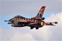�Anonymous aviation photographer-AIRE.ORG. Click to see full size photo