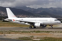 �Manuel Fernandez. Click to see full size photo