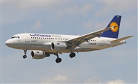 Adolfmalet-Spotters Barcelona-El Prat. Click to see full size photo
