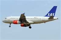 Adolfmalet-Spotters Barcelona-El Prat. Click to see full size photo