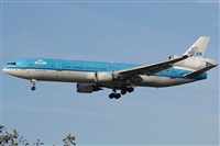 Rodrigo Carvalho - Noisy Spotters. Click to see full size photo