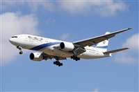 Jordi Rull Dalmau.Spotters BCN-El Prat. Click to see full size photo