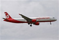 Jordi Rull Dalmau.Spotters BCN-El Prat. Click to see full size photo