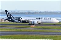 �Miguel A. �gueda Rguez.  (CANARY ISLANDS SPOTTING). Click to see full size photo