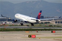 Adolfmalet-Spotters Barcelona-El Prat. Click to see full size photo