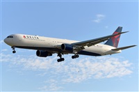 Adolfmalet-Spotters Barcelona-El Prat. Click to see full size photo
