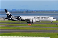 �Miguel A. �gueda Rguez.  (CANARY ISLANDS SPOTTING). Click to see full size photo