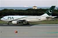 Rubn Gil - Noisy Spotters. Click to see full size photo