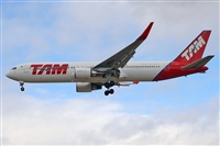Jordi Rull Dalmau.Spotters BCN-El Prat. Click to see full size photo