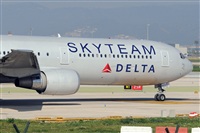 Adolfmalet-Spotters Barcelona-El Prat. Click to see full size photo