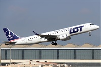 �Manuel Fernandez. Click to see full size photo