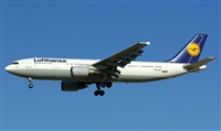 Adolfmalet-Spotters Barcelona-El Prat. Click to see full size photo