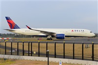 �Miguel A. �gueda Rguez.  (CANARY ISLANDS SPOTTING). Click to see full size photo