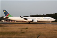 Miguel Alia - Noisy Spotters. Click to see full size photo
