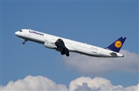 Jordi Rull Dalmau.Spotters BCN-El Prat. Click to see full size photo