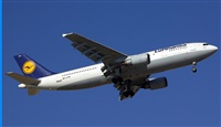 Adolfmalet-Spotters Barcelona-El Prat. Click to see full size photo