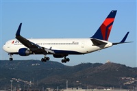 Adolfmalet-Spotters Barcelona-El Prat. Click to see full size photo