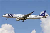 Jordi Rull Dalmau.Spotters BCN-El Prat. Click to see full size photo
