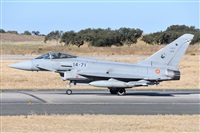 �Anonymous aviation photographer-AIRE.ORG. Click to see full size photo