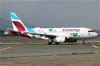 �Manuel Fernandez. Click to see full size photo