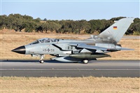 �Anonymous aviation photographer-AIRE.ORG. Click to see full size photo