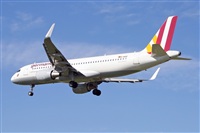 Jordi Rull Dalmau.Spotters BCN-El Prat. Click to see full size photo