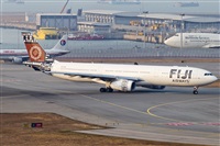 Rubn Gil - Noisy Spotters. Click to see full size photo
