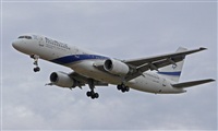 Pere  Escala - Spotters Barcelona-El Prat. Click to see full size photo