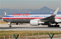 Rubn Gil - Noisy Spotters. Click to see full size photo
