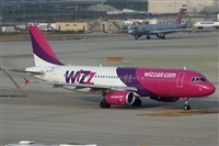Adolfmalet-Spotters Barcelona-El Prat. Click to see full size photo