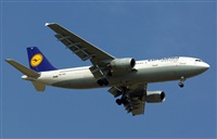Adolfmalet-Spotters Barcelona-El Prat. Click to see full size photo
