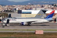 Adolfmalet-Spotters Barcelona-El Prat. Click to see full size photo