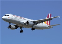 Adolfmalet-Spotters Barcelona-El Prat. Click to see full size photo