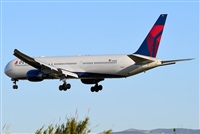 Adolfmalet-Spotters Barcelona-El Prat. Click to see full size photo