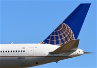 Adolfmalet-Spotters Barcelona-El Prat. Click to see full size photo